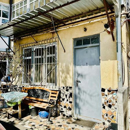 Historical Apartment In City Center Tbilisi Eksteriør billede